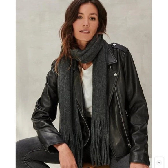 LUCKY BRAND GRAY ACRYLIC LONG FRINGED SCARF NWT - Picture 2 of 11